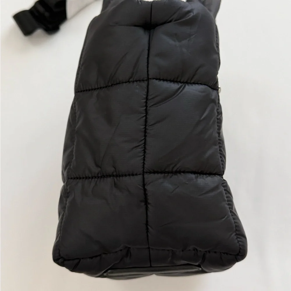 Lululemon Quilted Grid Small Tote, Black - Picture 7 of 16